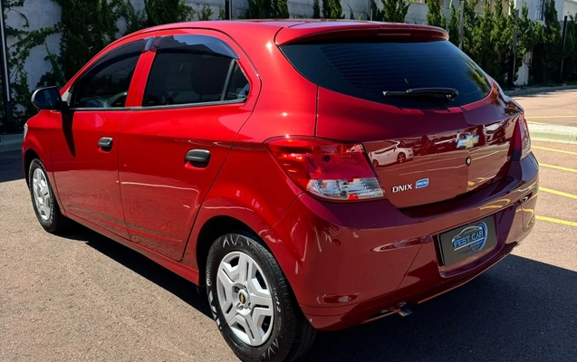 imagem-https://www.socarrao.com.br/sc-vehicle-images-prod/4310738/1791481576673-98332879-0da6-421a-b1cf-f0e87acc6194.jpg