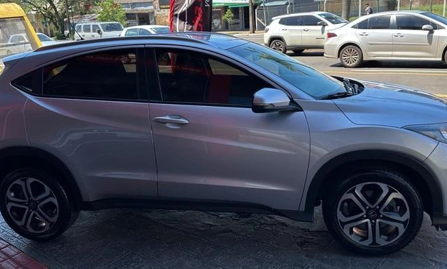 imagem-https://www.socarrao.com.br/sc-vehicle-images-prod/4310814/1791487812369-8555781_5_B_e55f325623.jpeg