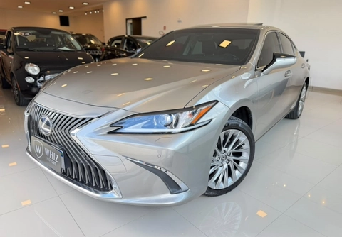 Lexus ES300h 2019 Cinza — foto 1 de 3