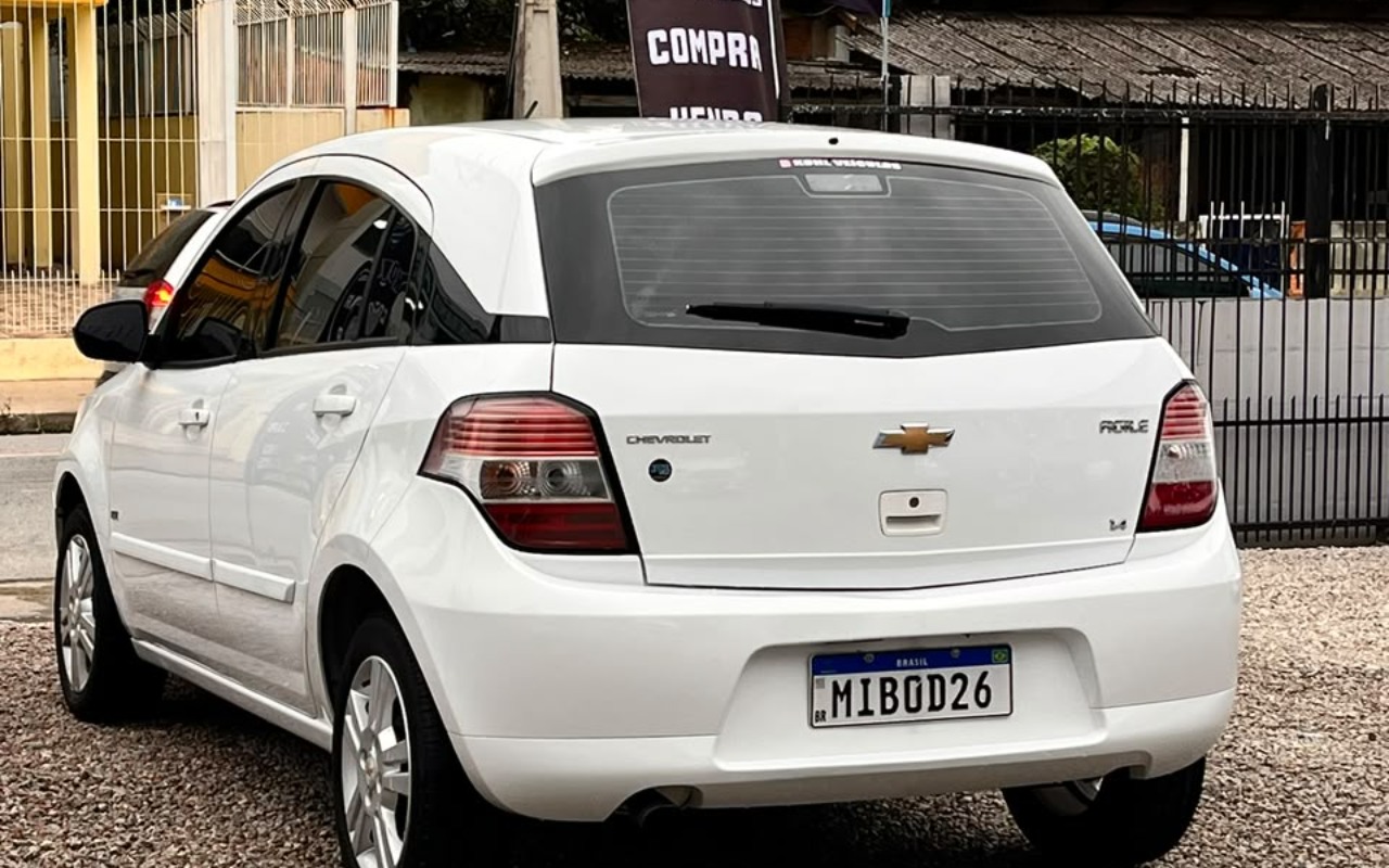 imagem-https://www.socarrao.com.br/sc-vehicle-images-prod/4311043/1791483695882-V2hhdHNBcHAgSW1hZ2UgMjAyNi0xMC0wOCBhdCAxMy4yMy4yMS5qcGVn.jpeg