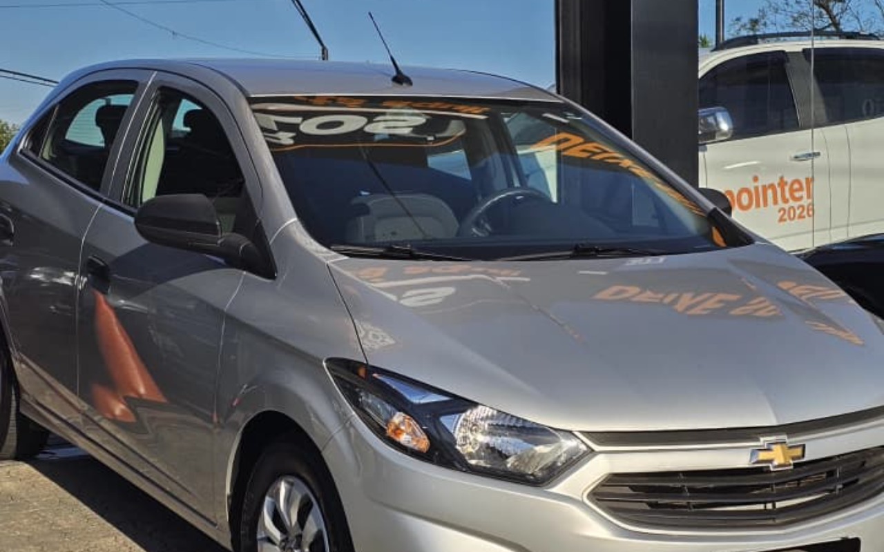 Chevrolet Onix 2020 Prata — foto 1 de 3