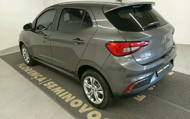 imagem-https://www.socarrao.com.br/sc-vehicle-images-prod/4311073/1791549819774-gffeAxcJQOevJhQQUzRORn3MY21XI6mr.jpg