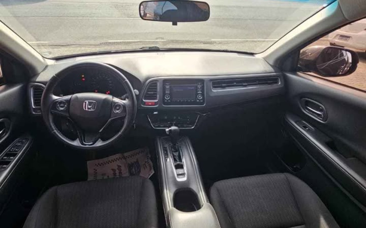 imagem-https://www.socarrao.com.br/sc-vehicle-images-prod/4311195/1791484096404-ODM4NTYxNjA2XzI2MTE0NDQzMzkzMDY0MTRfMTMxNDczNjQ0MzUzNjgwNzk5Ml9uLmpwZw.jpg