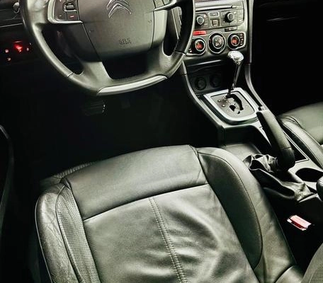 imagem-https://www.socarrao.com.br/sc-vehicle-images-prod/4311204/1791484249573-8484535_8_B_5cca1092f4.jpeg