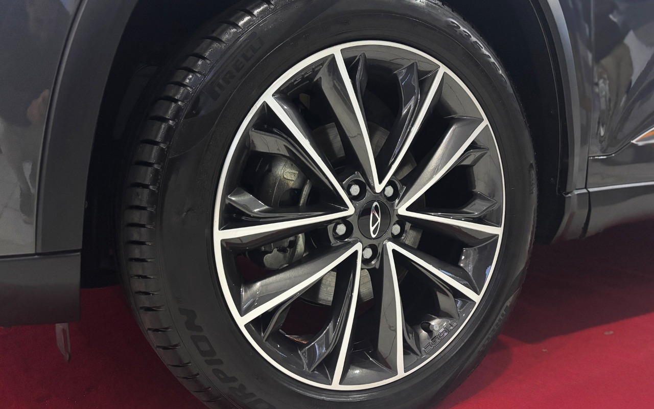 imagem-https://www.socarrao.com.br/sc-vehicle-images-prod/4311914/1791486776707-MDA5LmpwZw.jpg