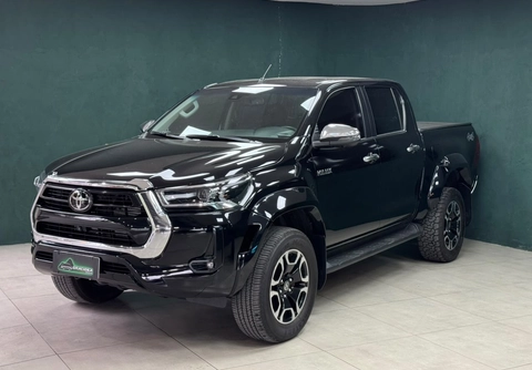 Toyota Hilux 2024 Preto — foto 1 de 3