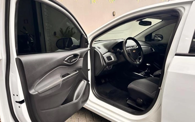 imagem-https://www.socarrao.com.br/sc-vehicle-images-prod/4312031/1791487065744-8225749_5_B_f8f03ba1b1.jpeg