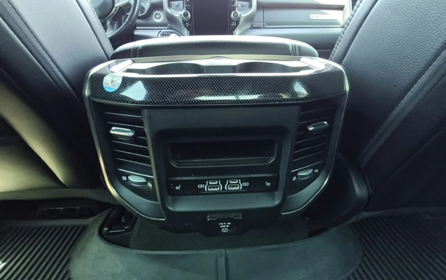 imagem-https://www.socarrao.com.br/sc-vehicle-images-prod/4312035/1792001783774-AYa7Lb75BcpRuDOan7aV2W8LZenR2nU2.jpg