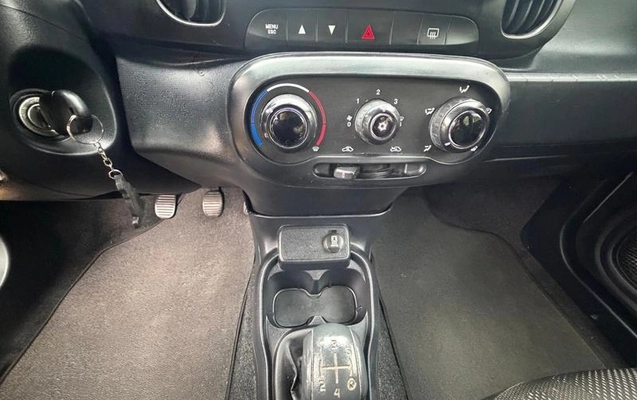 imagem-https://www.socarrao.com.br/sc-vehicle-images-prod/4312089/1791495605677-8555259_11_B_b42e6db6b9.jpeg