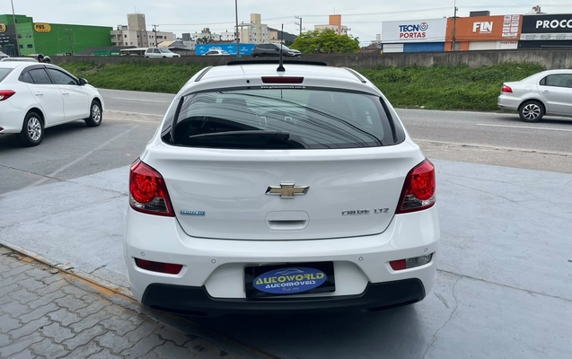 imagem-https://www.socarrao.com.br/sc-vehicle-images-prod/4312116/1791487588930-dcbad99016594b45b10fae1fdc7e3d32_1791487542169.jpg