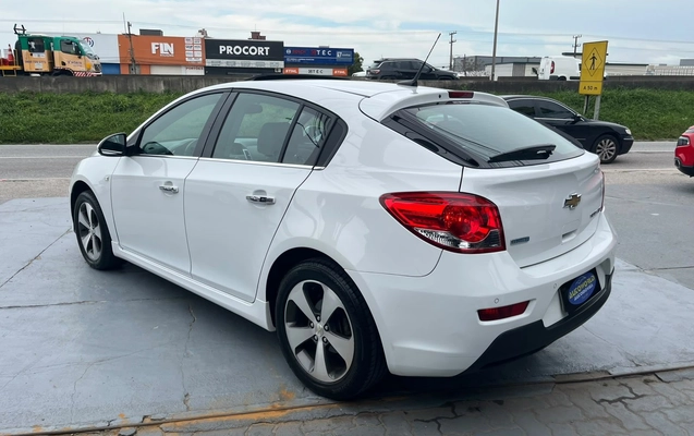 imagem-https://www.socarrao.com.br/sc-vehicle-images-prod/4312116/1791487588931-bbbb3f7beb574a5f96e6297b3c358b09_1791487542179.jpg