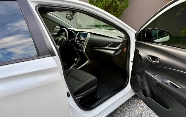imagem-https://www.socarrao.com.br/sc-vehicle-images-prod/4312295/1791488997018-8501240_12_B_2e06b8fcf6.jpeg