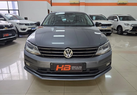 Volkswagen Jetta 2016 Cinza — foto 1 de 3