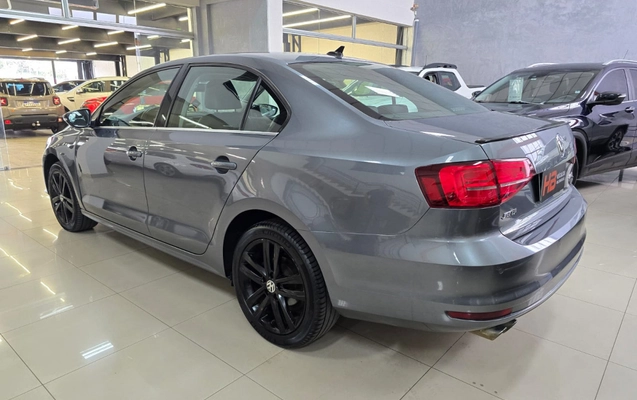imagem-https://www.socarrao.com.br/sc-vehicle-images-prod/4312411/1791653990186-3Rm6toncQXa390geZWPQxSeiMzrOpYqV.jpg