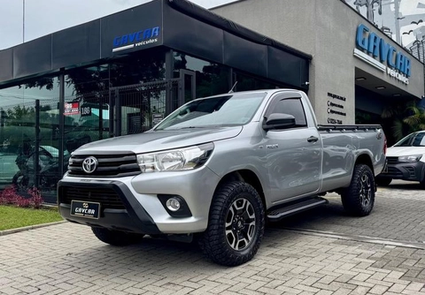 Toyota Hilux 2017 Prata — foto 1 de 3