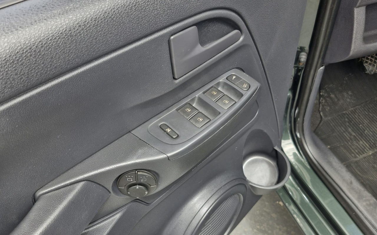 imagem-https://www.socarrao.com.br/sc-vehicle-images-prod/4312422/1791489916194-MjUuanBlZw.jpeg