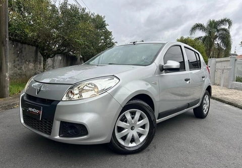Renault Sandero 2012 Prata — foto 1 de 3
