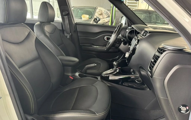 imagem-https://www.socarrao.com.br/sc-vehicle-images-prod/4312566/1791491146741-gb-82fb33a.jpg
