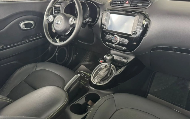 imagem-https://www.socarrao.com.br/sc-vehicle-images-prod/4312566/1792421377708-gb-376afa3.jpg