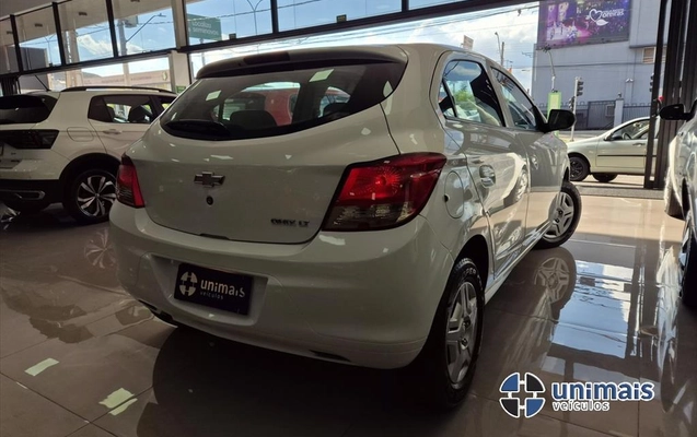 imagem-https://www.socarrao.com.br/sc-vehicle-images-prod/4312714/1791491176369-0d4e01a6-80ea-4442-ba48-61ed5b1ab88820261008145904.jpeg