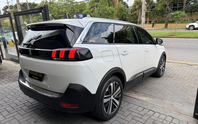 imagem-https://www.socarrao.com.br/sc-vehicle-images-prod/4312855/1791491543809-My5qcGVn.jpeg
