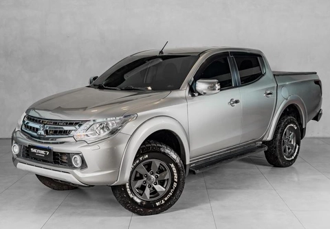 Mitsubishi Triton 2018 Prata — foto 1 de 3