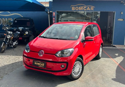 Volkswagen Up! 2015 Vermelho — foto 1 de 3