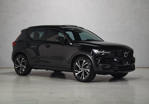 Volvo XC40 2020 Preto — foto 1 de 3