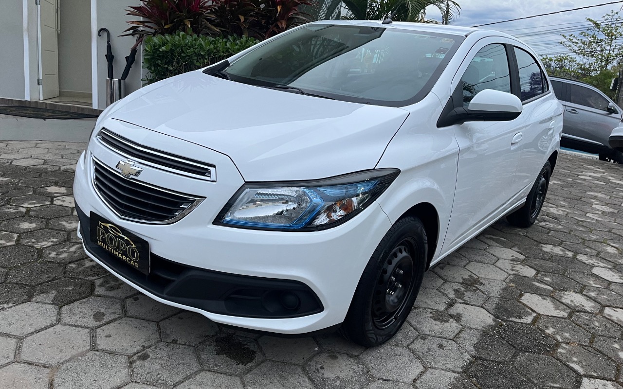 Chevrolet Onix 2015 Branco — foto 1 de 3