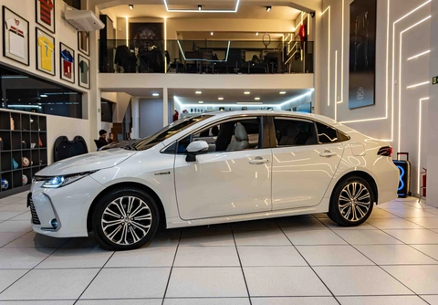 Toyota Corolla 2022 Branco — foto 1 de 3