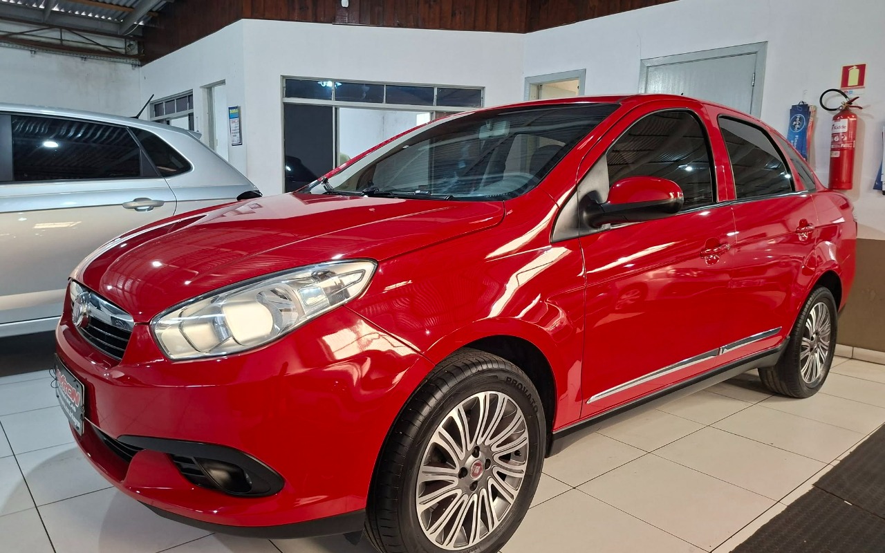Fiat Grand Siena ESSENCE 1.6 Flex 16V 2016 Vermelho — foto 1 de 3