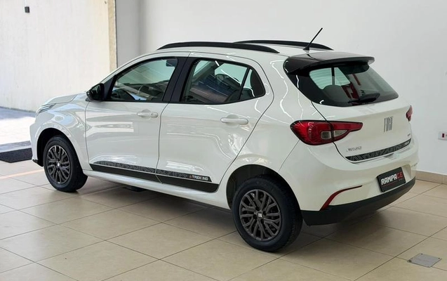 imagem-https://www.socarrao.com.br/sc-vehicle-images-prod/4314261/1791503381868-8151162_5_B_7b57d7a58e.jpeg