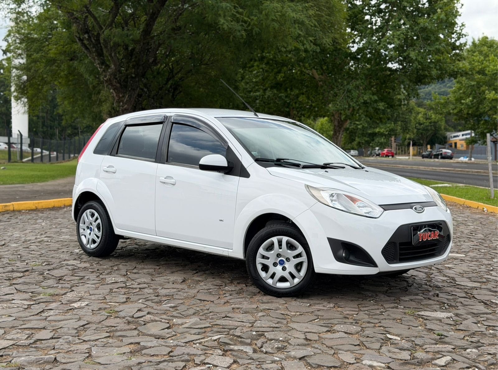 Ford Fiesta 1.0 8V Flex/Class 1.0 8V Flex 5p na cor Branco no Dois Irmãos / RS - 43156
