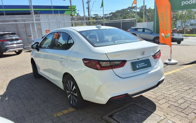 imagem-https://www.socarrao.com.br/sc-vehicle-images-prod/4318066/1791525106233-1_013631.jpg