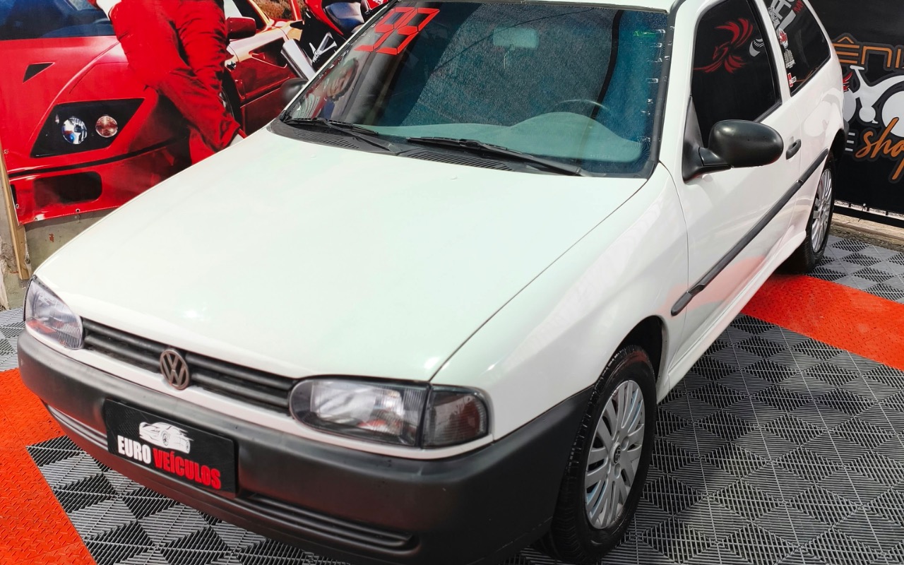 Volkswagen Gol 1.6 Mi/ 1.6i 2p 1999 Branco — foto 1 de 3
