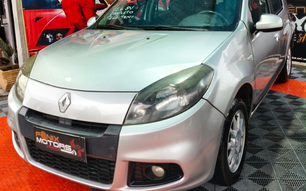 Renault Sandero 2015 Cinza — foto 1 de 3