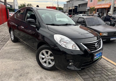 Nissan VERSA 2014 Preto — foto 1 de 3