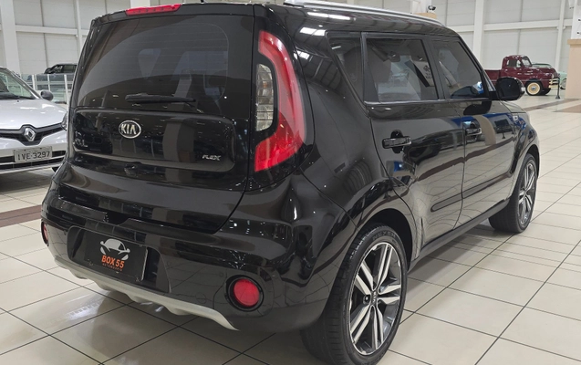 imagem-https://www.socarrao.com.br/sc-vehicle-images-prod/4318515/1791546323571-cd89d0cee4804bc99010187f3deb8301_1791546296609.jpg