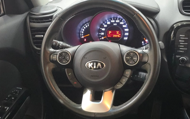 imagem-https://www.socarrao.com.br/sc-vehicle-images-prod/4318515/1791546323586-efcff94deadb44e68095e69a2fda6b58_1791546296654.jpg