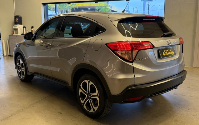 imagem-https://www.socarrao.com.br/sc-vehicle-images-prod/4318520/1791546869104-00ee4de56af44a12a04b53afeb1b90e3_1791489162548.jpg