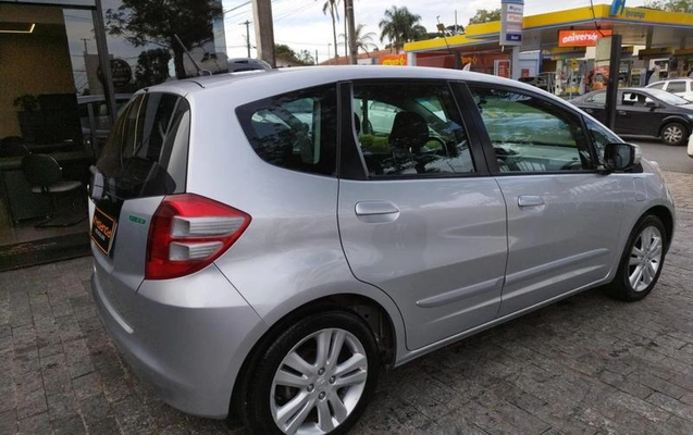 imagem-https://www.socarrao.com.br/sc-vehicle-images-prod/4318523/1791546956580-8514501_3_B_ccfcdd4f6d.jpeg