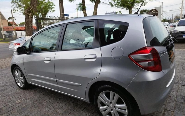 imagem-https://www.socarrao.com.br/sc-vehicle-images-prod/4318523/1791546956583-8514501_5_B_187e9bb2d5.jpeg