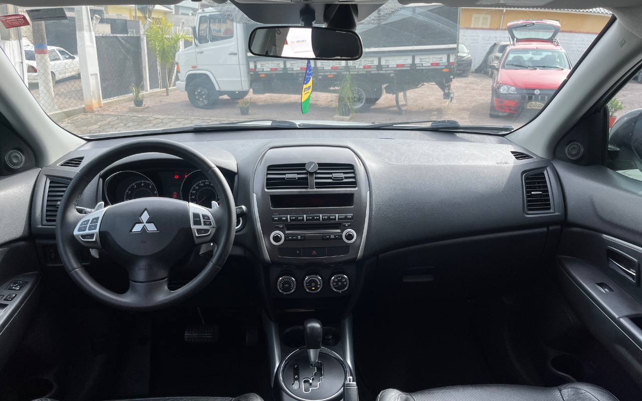 imagem-https://www.socarrao.com.br/sc-vehicle-images-prod/4318525/1791547324281-SU1HXzM1MjQuanBlZw.jpeg