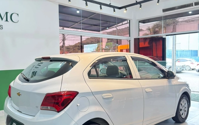 imagem-https://www.socarrao.com.br/sc-vehicle-images-prod/4318542/1791547780088-V2hhdHNBcHAgSW1hZ2UgMjAyNi0xMC0wOSBhdCAwOC40NC4wMSAoMSkuanBlZw.jpeg