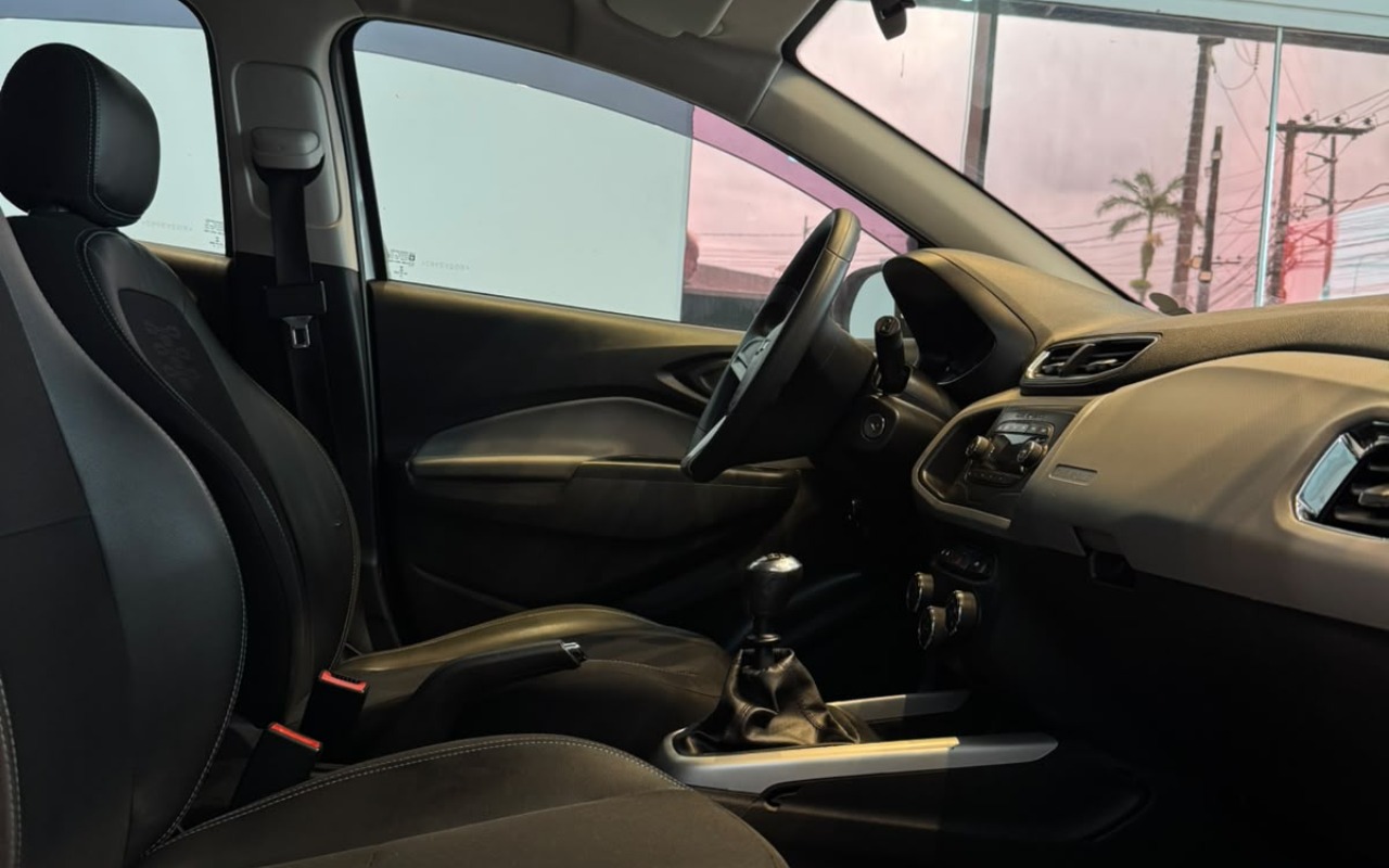 imagem-https://www.socarrao.com.br/sc-vehicle-images-prod/4318542/1791547780483-V2hhdHNBcHAgSW1hZ2UgMjAyNi0xMC0wOSBhdCAwOC40NC4wMSAoNCkuanBlZw.jpeg