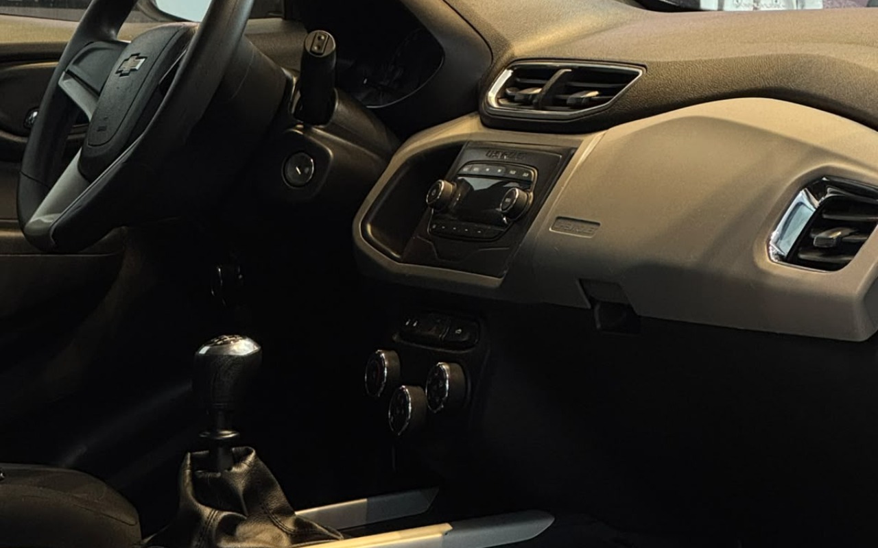 imagem-https://www.socarrao.com.br/sc-vehicle-images-prod/4318542/1791547780582-V2hhdHNBcHAgSW1hZ2UgMjAyNi0xMC0wOSBhdCAwOC40NC4wMi5qcGVn.jpeg