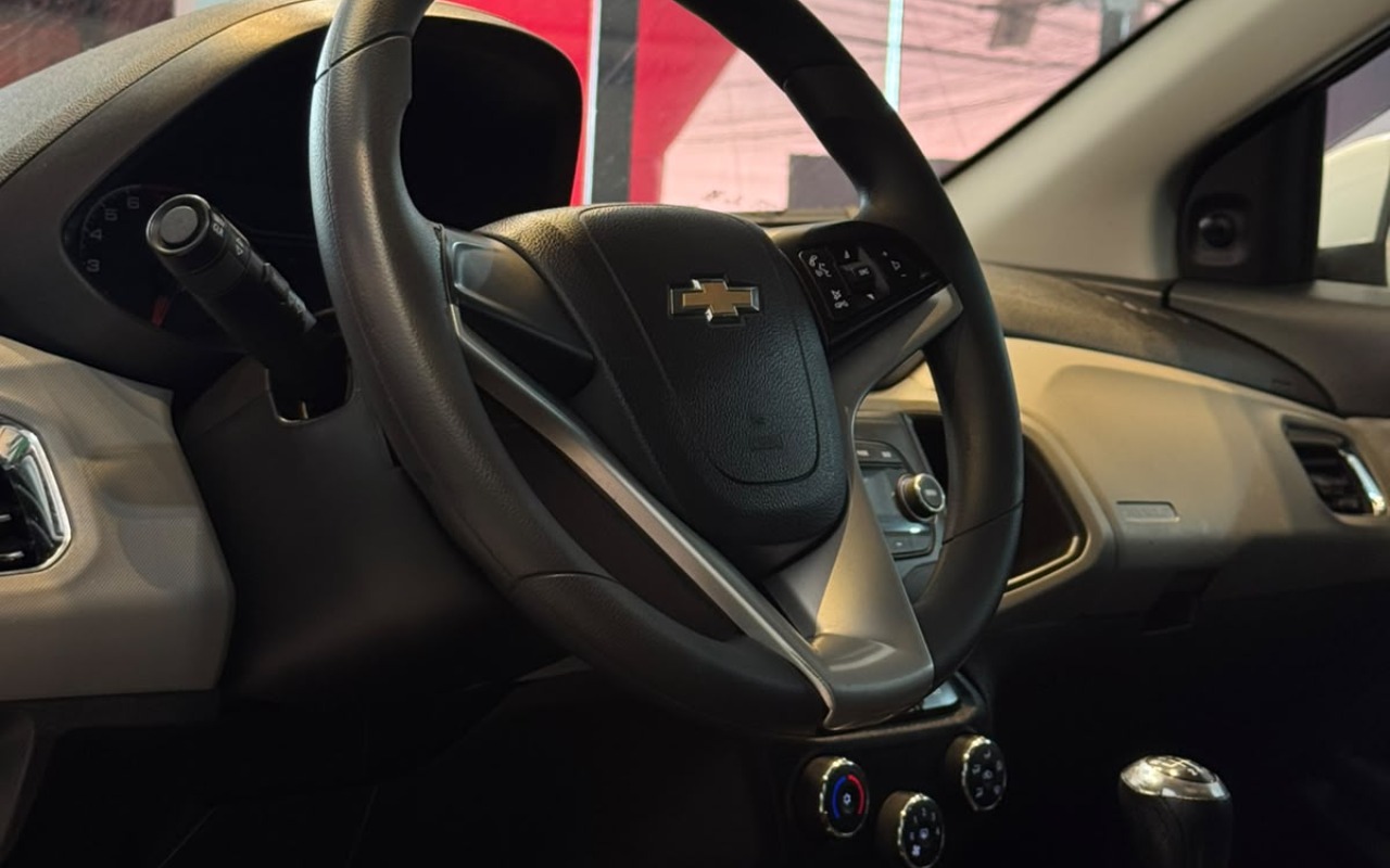 imagem-https://www.socarrao.com.br/sc-vehicle-images-prod/4318542/1791547780932-V2hhdHNBcHAgSW1hZ2UgMjAyNi0xMC0wOSBhdCAwOC40NC4wNCAoMSkuanBlZw.jpeg