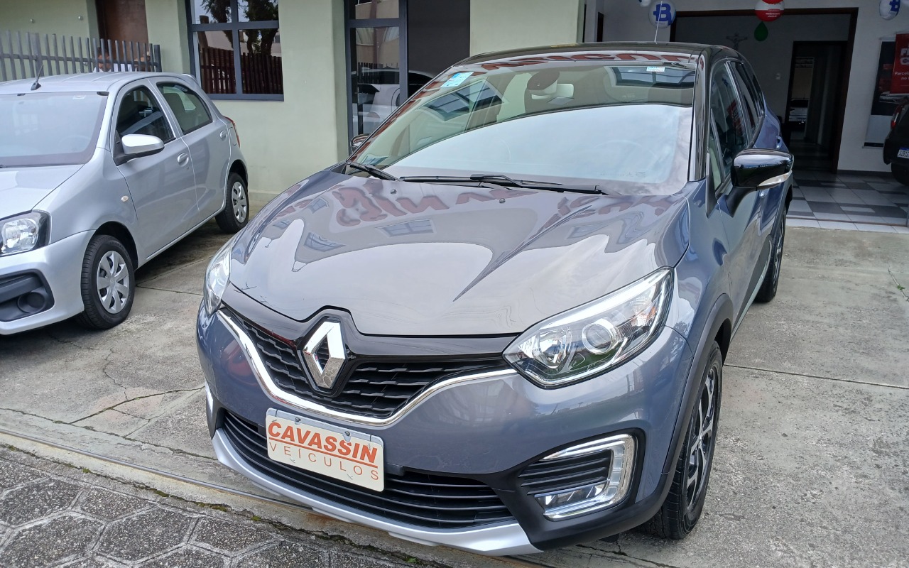 Renault Captur 2018 Cinza — foto 1 de 3