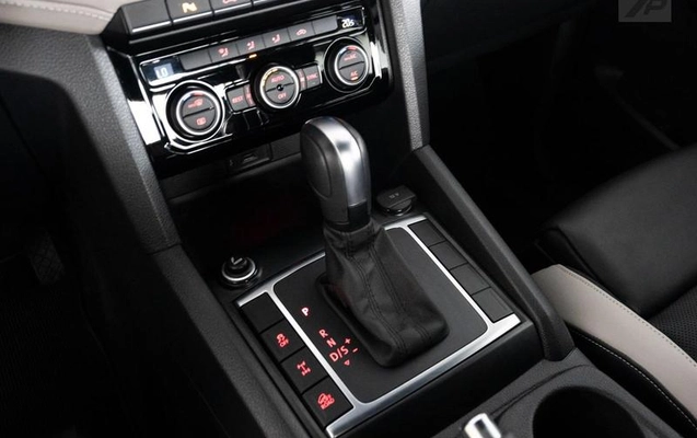 imagem-https://www.socarrao.com.br/sc-vehicle-images-prod/4318862/1791568589966-8553041_13_B_9c89ade76b.jpeg