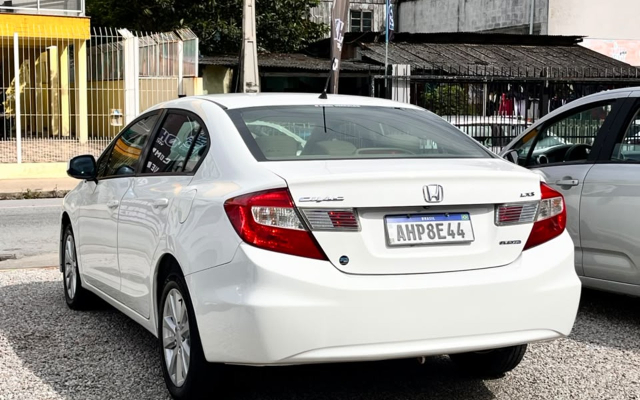 imagem-https://www.socarrao.com.br/sc-vehicle-images-prod/4318924/1791550918006-V2hhdHNBcHAgSW1hZ2UgMjAyNi0xMC0wOCBhdCAxNi4yMi40NyAoMikuanBlZw.jpeg
